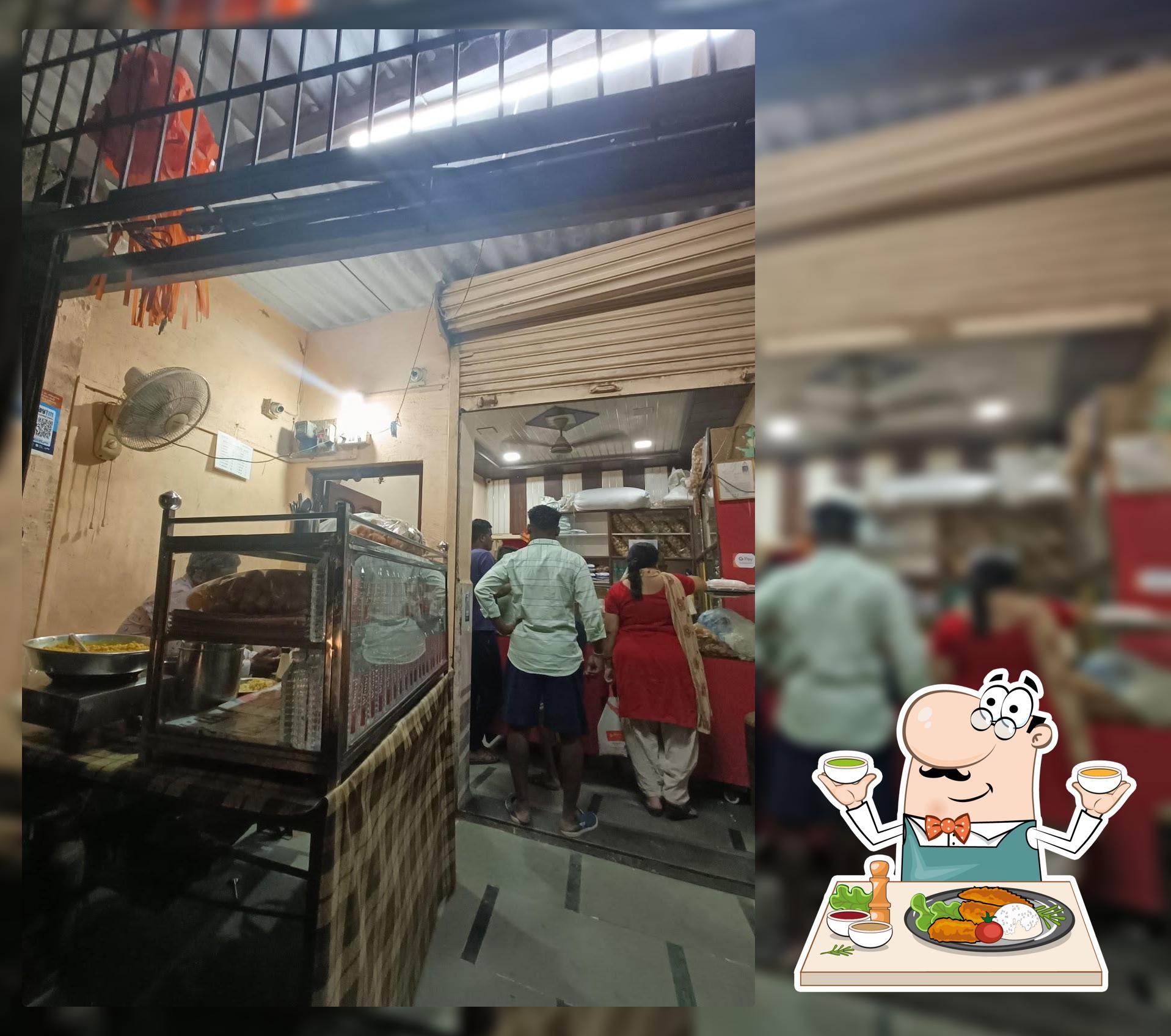 Shagun Panipuri Shop Famous and Most Liked Pani Puri Shop Of Ulhasnagar-4