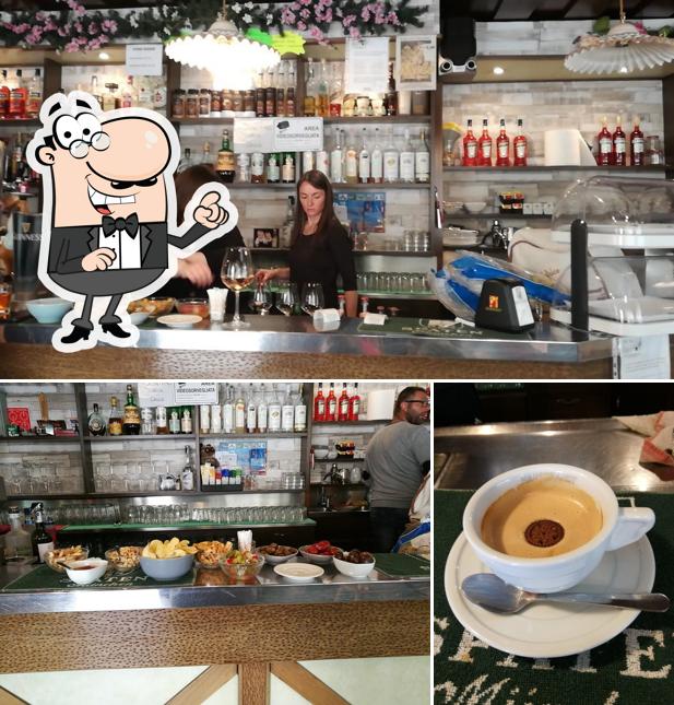 La immagine di interni e bevanda da Bar Pison di Peripolli Vania