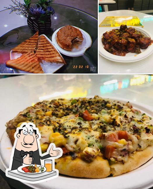 Food at Food Mania, Kuchaman City
