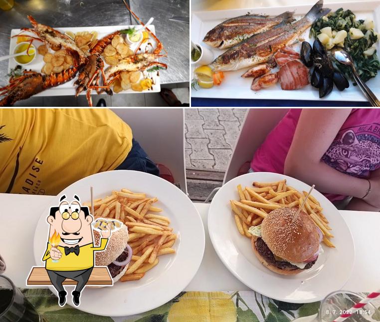 Gli ospiti di Restoran Dida possono ordinare vari pasti di mare
