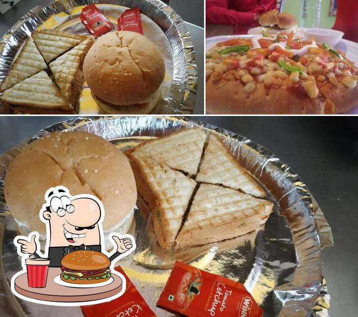Order a burger at Kalasagar cafe