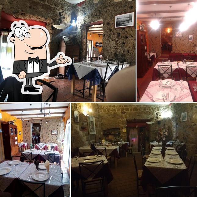Siediti a un tavolo di La Taverna Delle Forre