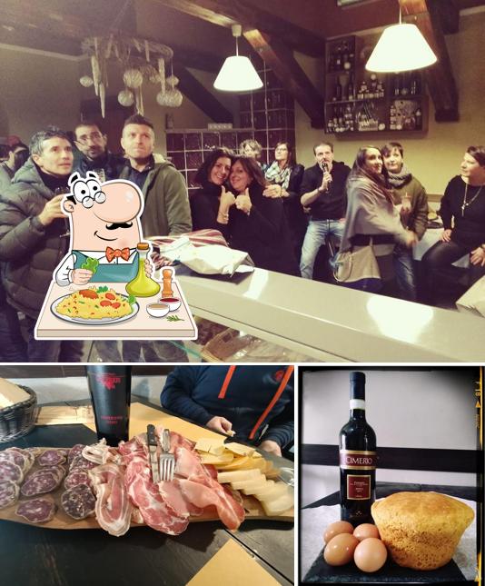 Tra le diverse cose da Antica Hosteria si possono trovare la cibo e bancone da bar