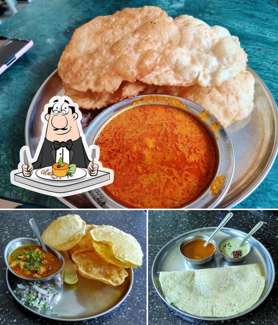 Food at Hotel Aaswad
