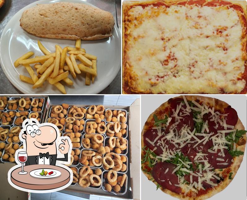 Platti al Pizzeria DA MICHELE