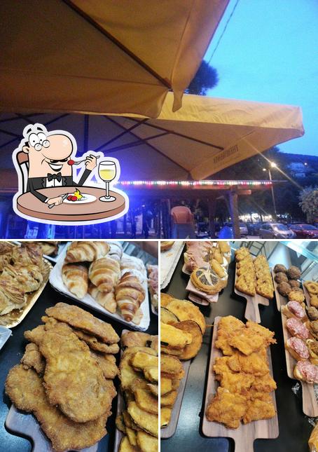 La immagine della cibo e interni di Caffè Barcola