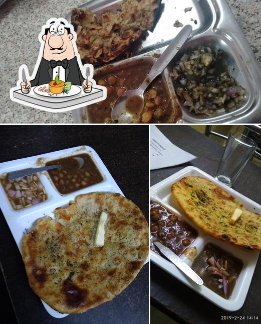 Food at Pind Punjabi