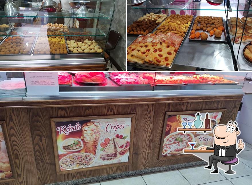 Questa è la foto che mostra la interni e cibo di Togliatti