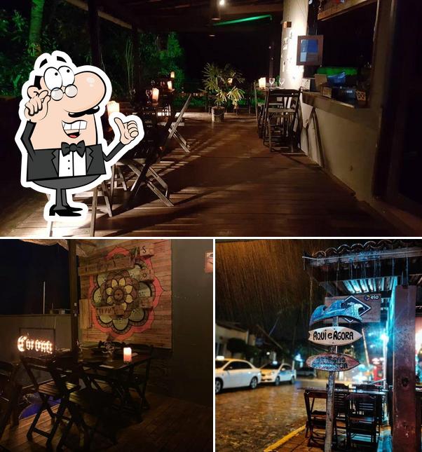 O interior do Aqui é Agora Pub