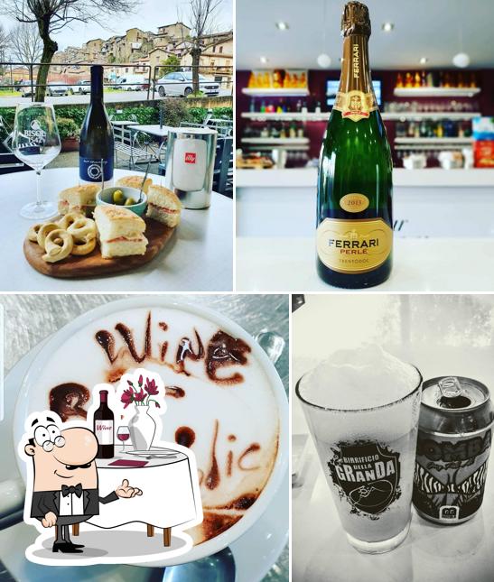Guarda la immagine di Wine Bar Republic di Gabriele Schiavella
