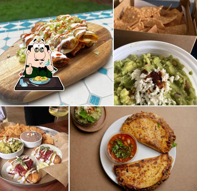 Food at Nomad's Tacos
