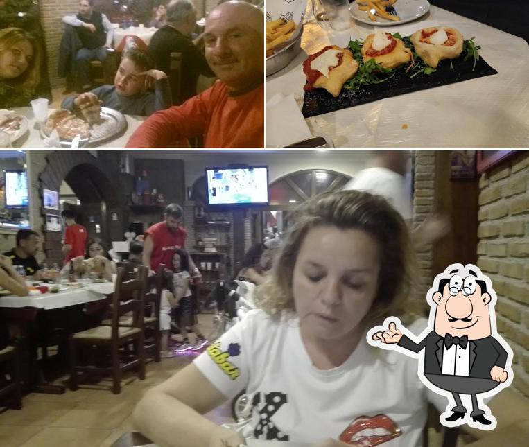 Anthony'S Pub si caratterizza per la interni e cibo