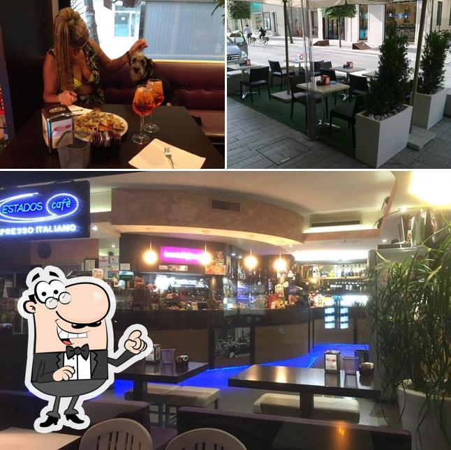 Siediti a un tavolo di Bar Tiffany