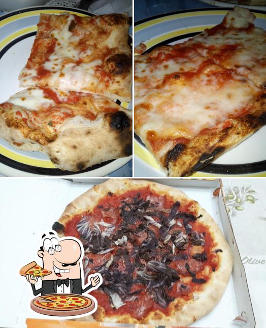 Scegli tra le svariate varianti di pizza