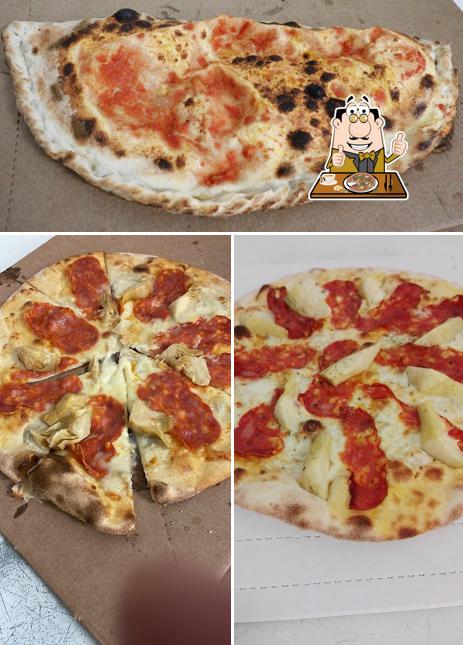 A Pizzeria da Carletto, puoi goderti una bella pizza