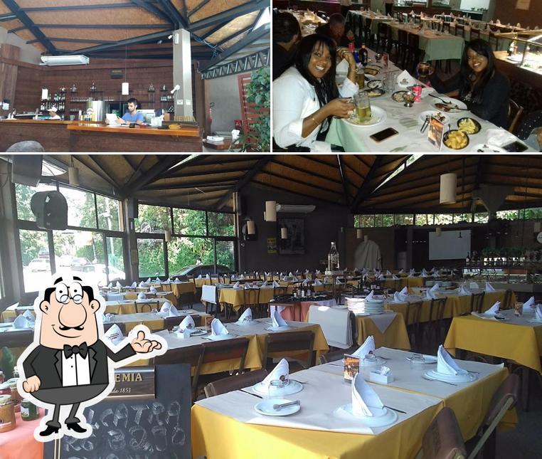 Veja imagens do interior do Restaurante Palhoça