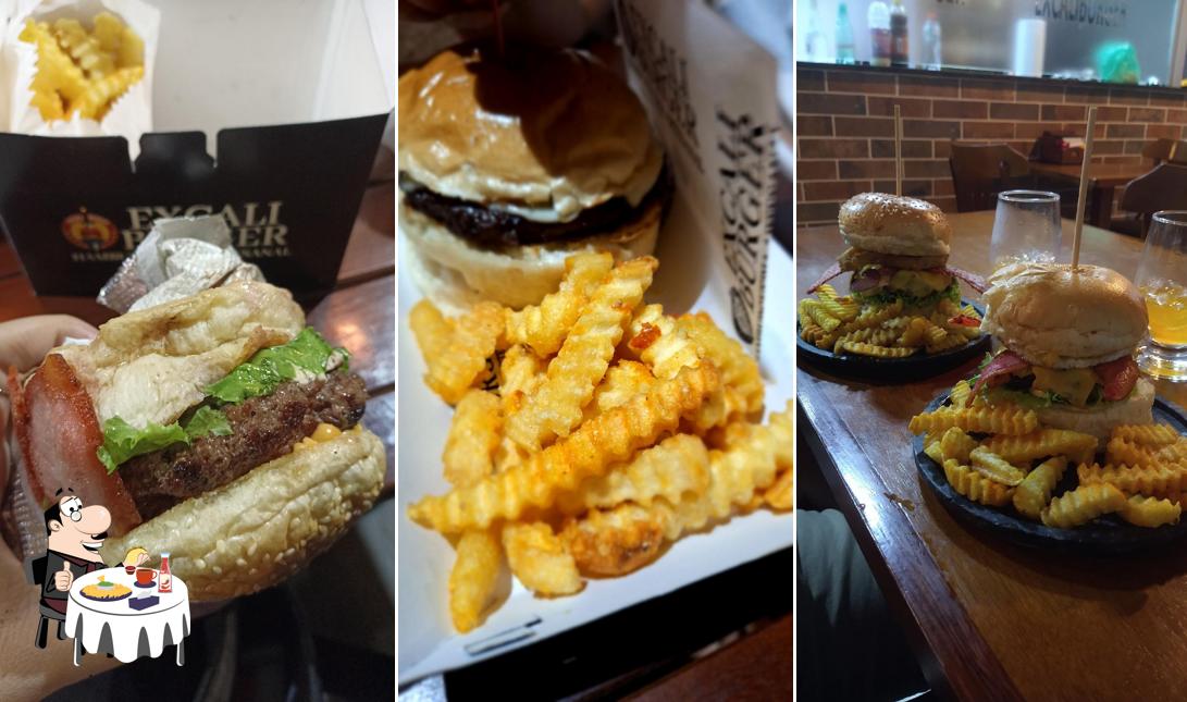 Peça um hambúrguer no Excaliburger Betim