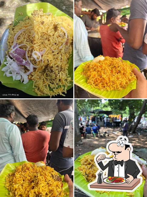 Food at A1 Biriyani Stall