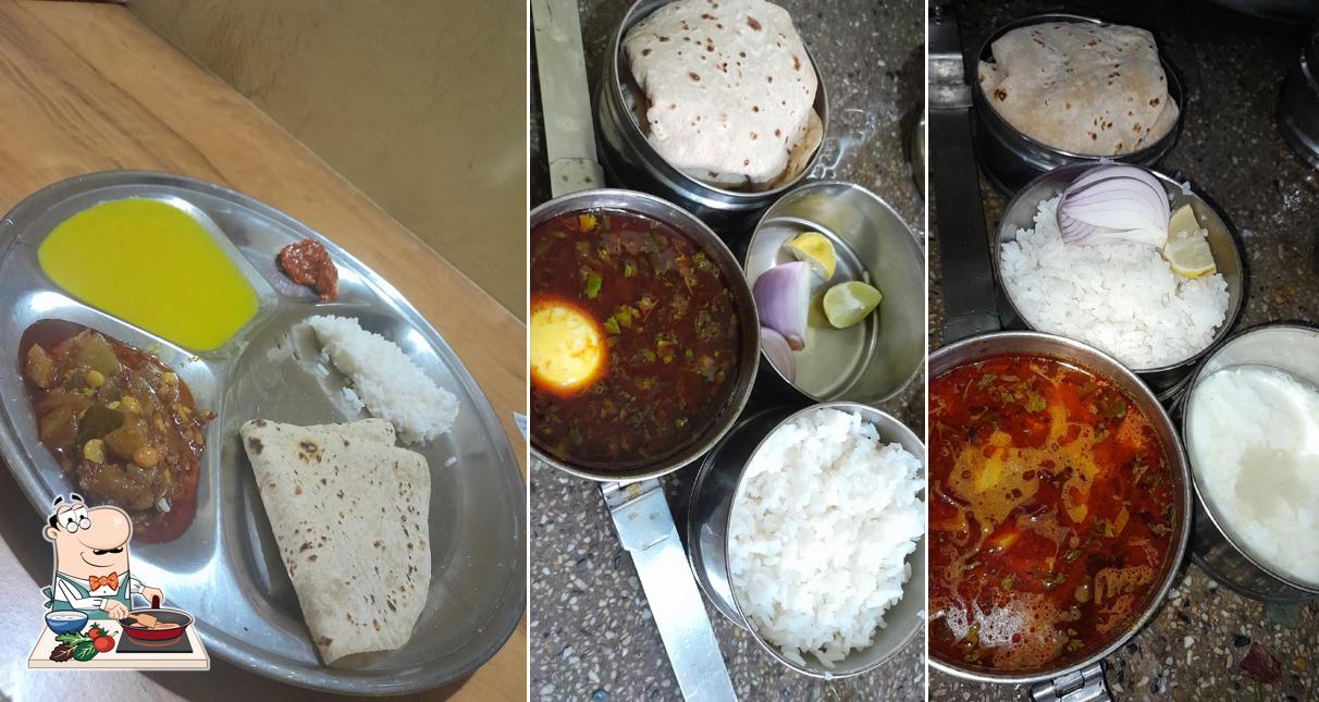 Chicken curry at Gauri Mess and bhojnalay