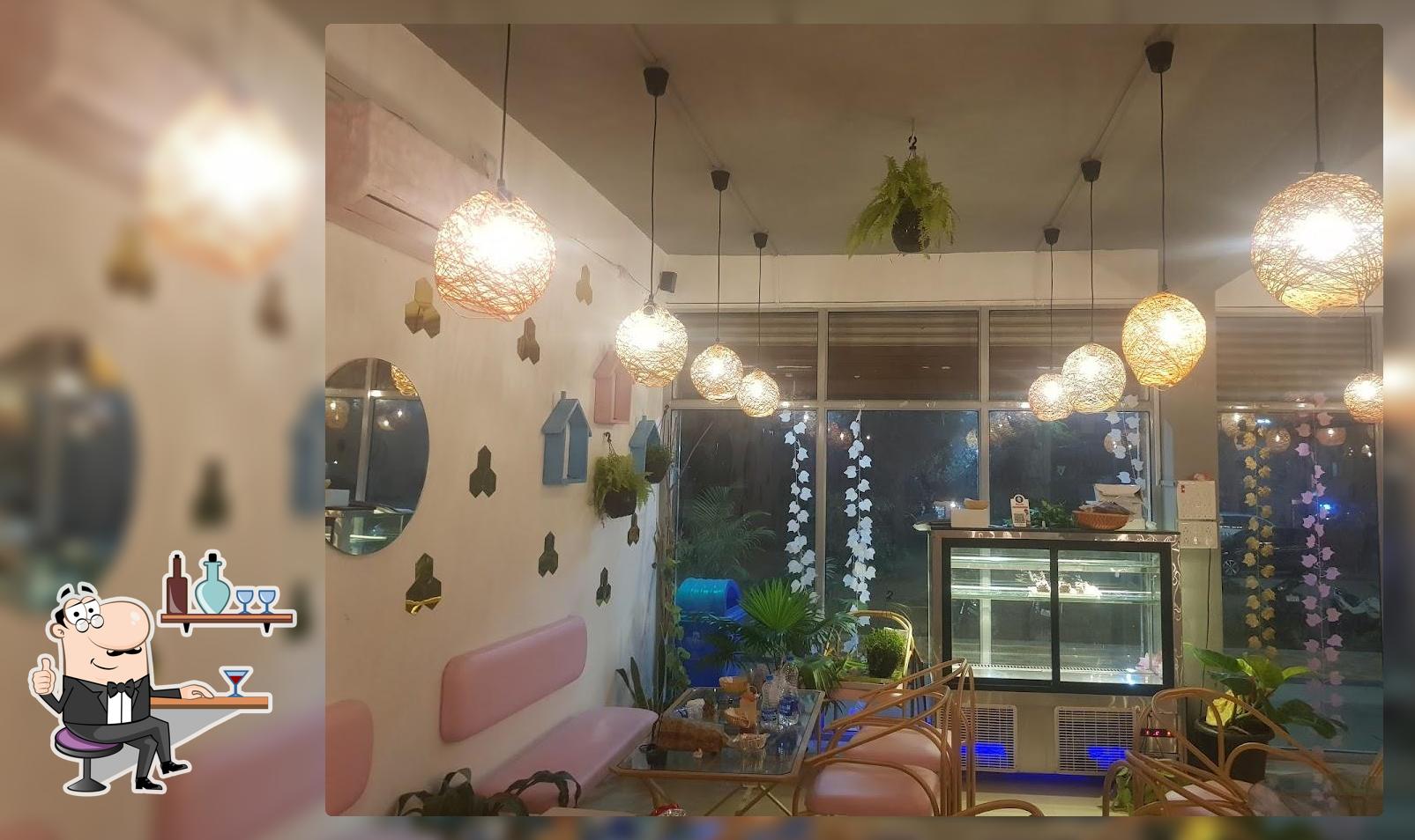 Cafe The Cake And Company