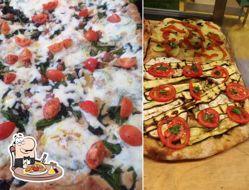Ordina tra le svariate varianti di pizza