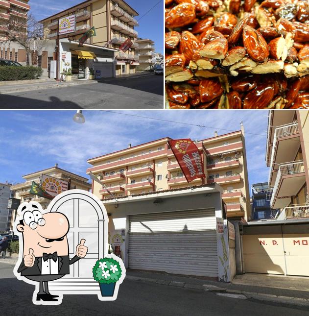 La esterno e cibo del ristorante
