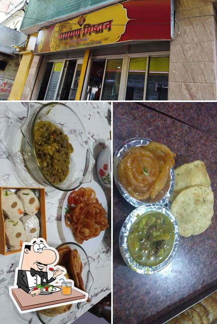 Food at Shri Narayan Misthan