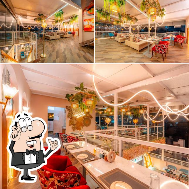 Check out how De L'amour looks inside