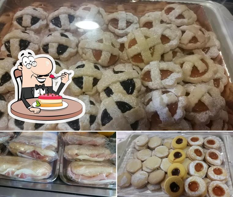 Bar Amore serve un'ampia selezione di dolci