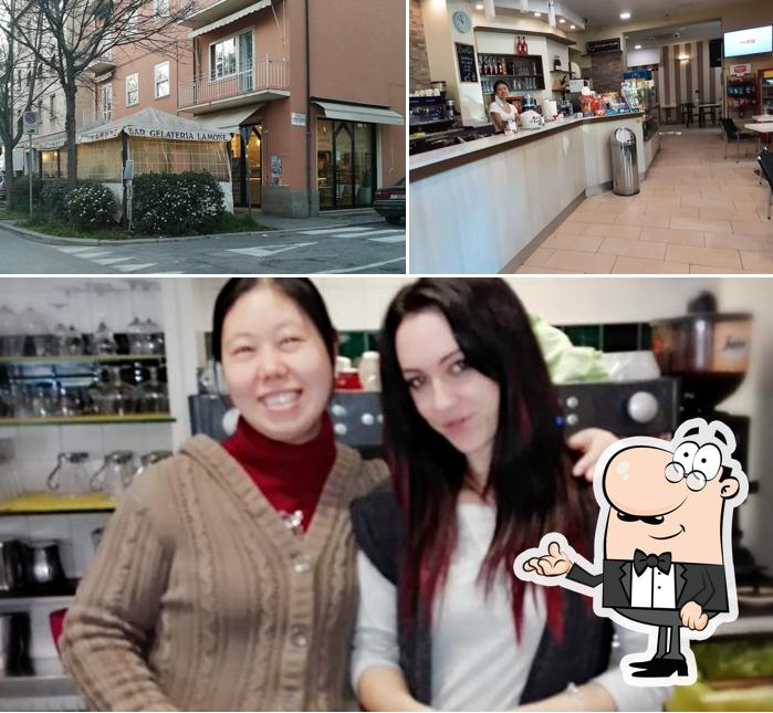 Dai un'occhiata agli interni di Bar Lamone