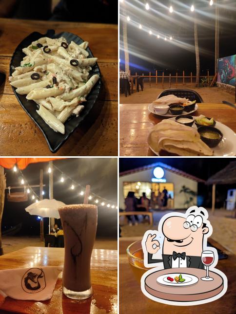 The picture of food and drink at Beachills Cafe