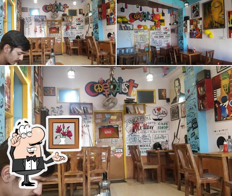 The interior of CAFE XOXO SOLAN-eat good feel good