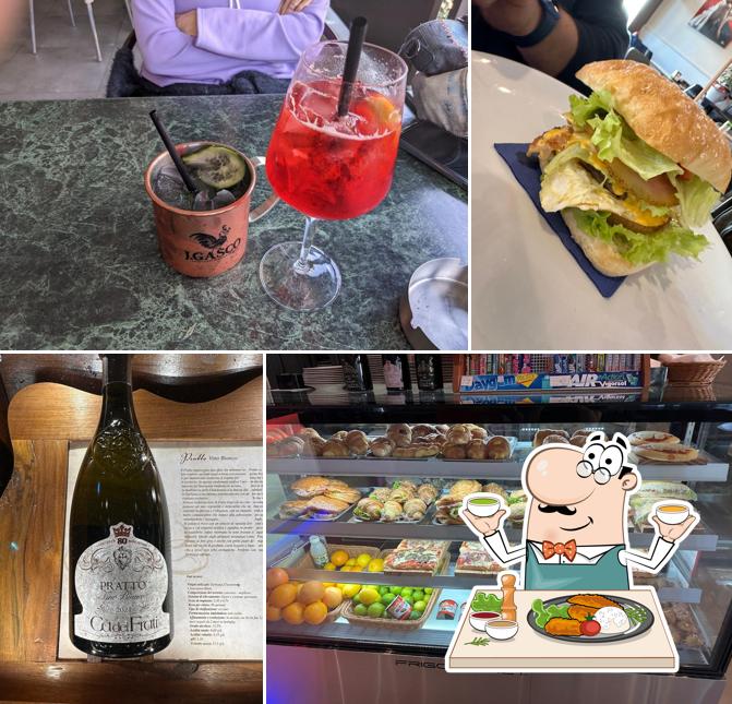 Platti al Bar Rosso e Blu