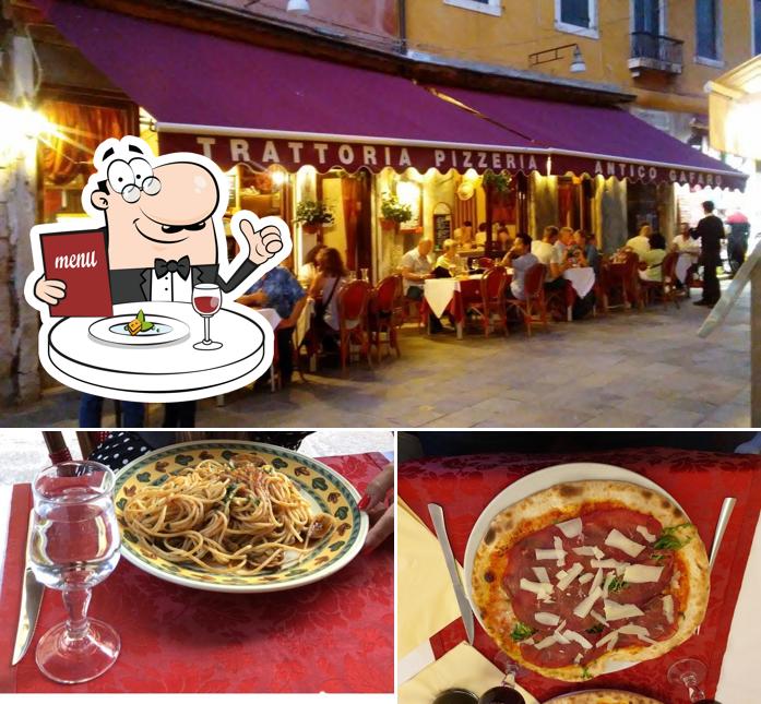 La cibo e interni del ristorante