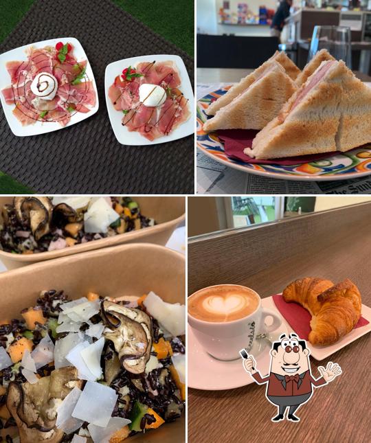 Cibo al COFFEE LAB Drink & Food