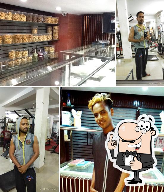 Look at this picture of RDX Corner