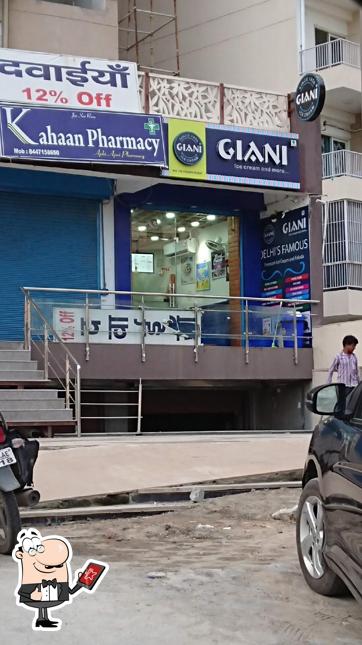 The exterior of Giani's