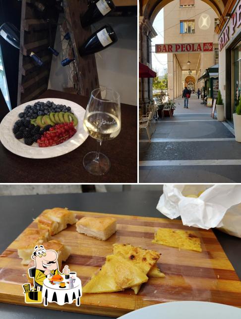 La immagine di cibo e interni da Bar Peola