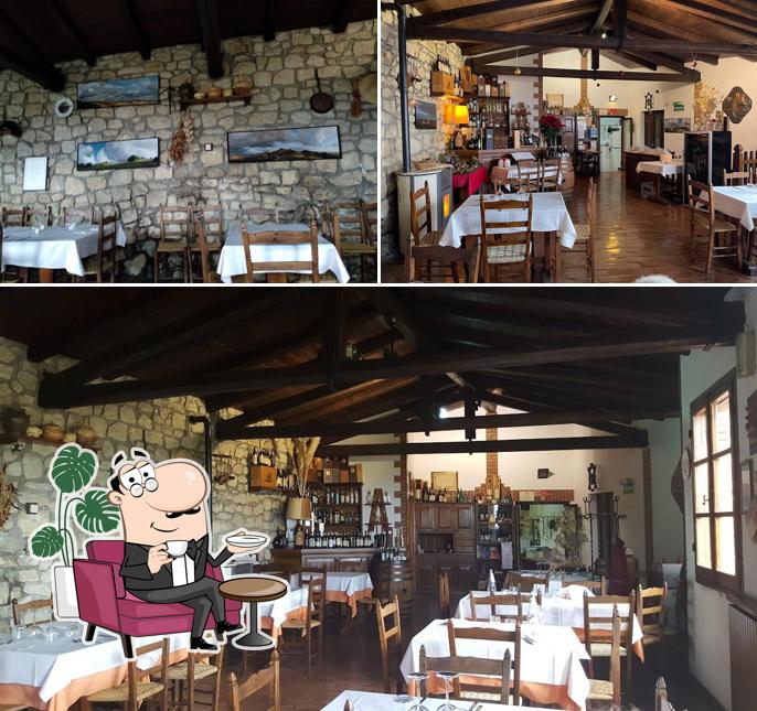 Siediti a un tavolo di Ristorante La Rocca San Leo