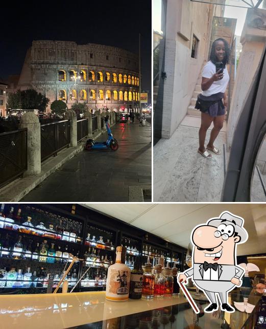 Guarda gli esterni di The Court