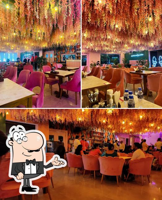 Check out how Queenstown cafe looks inside