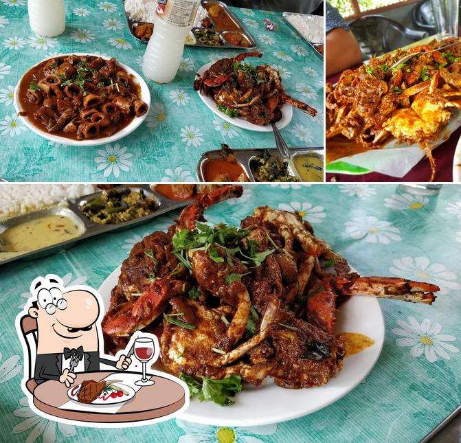 Try out meat dishes at Velliazhcha Kavu Shappu