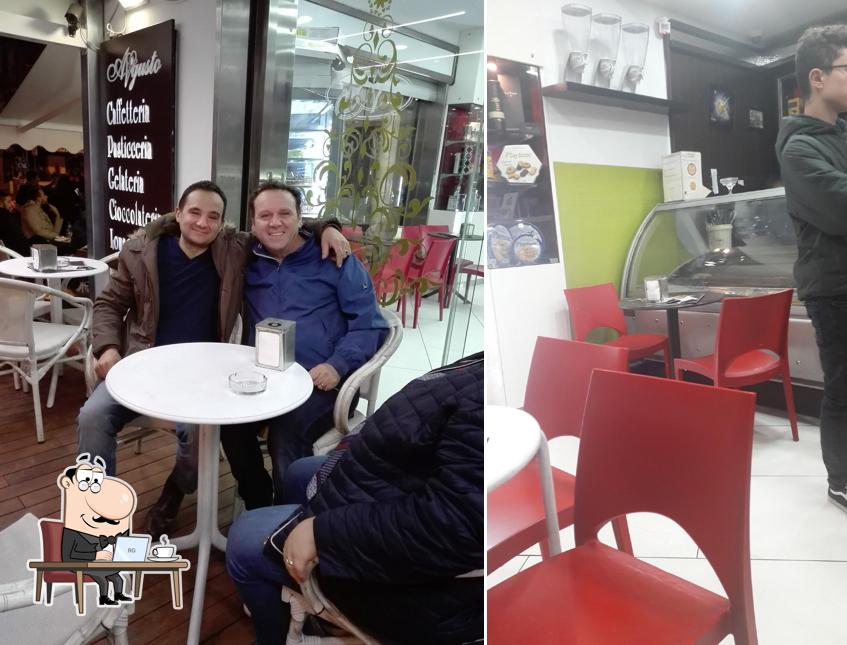 Dai un'occhiata agli interni di Bar Mexico
