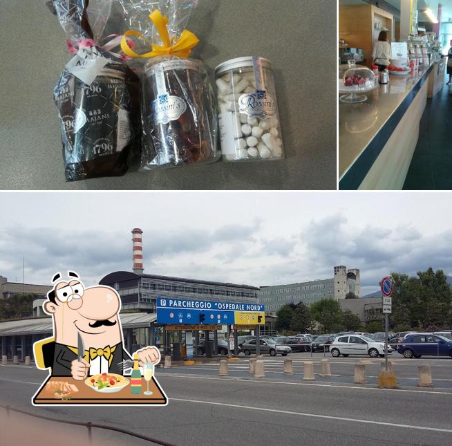 Dai un’occhiata alla foto che raffigura la cibo e esterno di Park Cafè