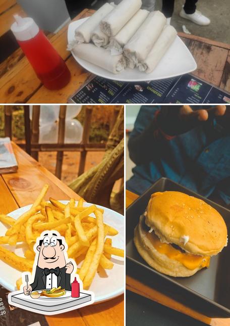 Taste French-fried potatoes at FOOD O HOLIC