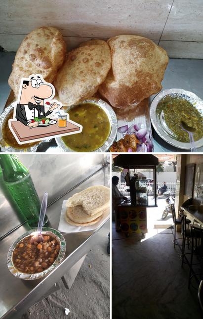 Pandit Ji ke chane Kulche (Green Park Wale)