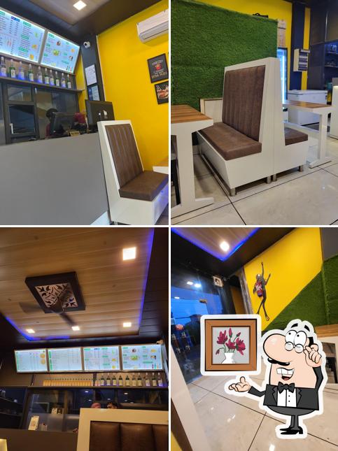 The interior of Pomino'z Pizza