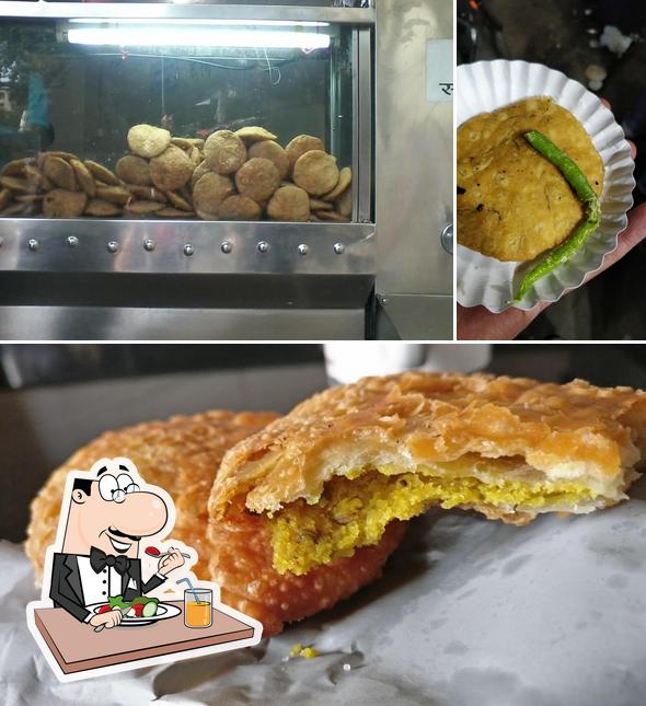 Food at Shegaon Kachori Center