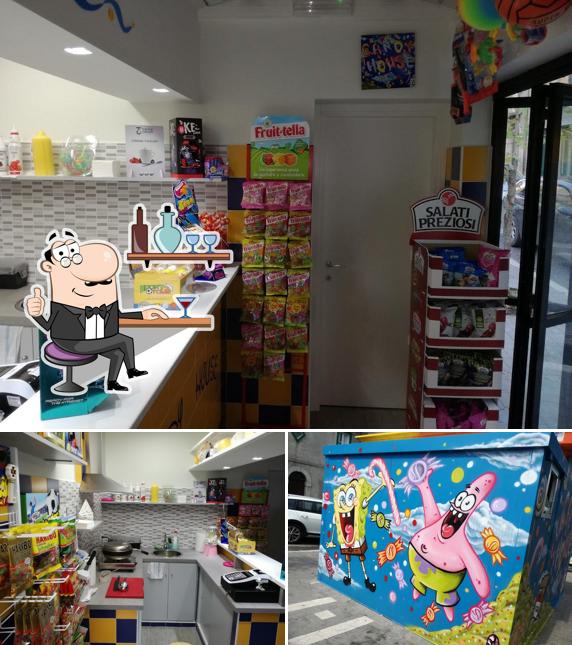 Guarda la immagine che presenta la interni e cibo di CANDY HOUSE RICCIA