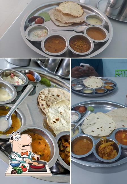 Chicken curry at Kalash Dinning Hall